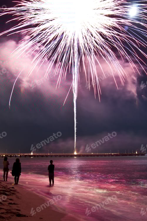 Visualização: Praia de fogos de artifício de Forte Dei Marmi, Itália