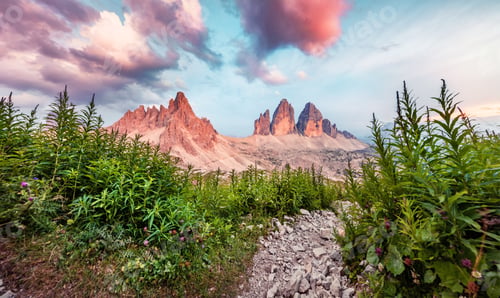 Preview: Sunny Morning View Of Paternkofel And Tre Cime Di Lavaredo Mpountain Peaks. Fantastic Summer Sunset