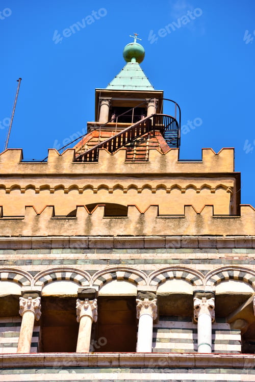Preview: The Cathedral Of San Zeno, Built In The 10Th Century In Piazza Duomo. Pistoia, Tuscany, Italy