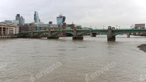 Preview: Southwark Bridge Over River Thames In London