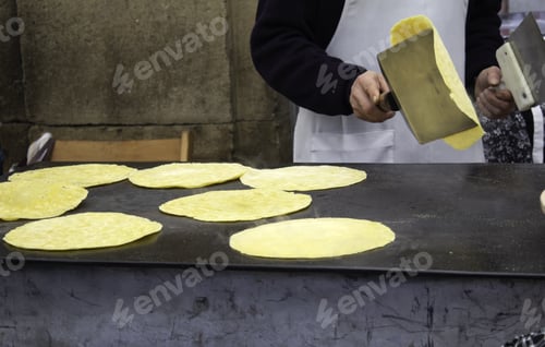 Preview: Frying Cornbread Navarra, Insane Food, Kebab Sandwich
