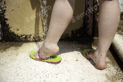Preview: Washing Feet In The Sea, Detail Of Cleaning And Toilet
