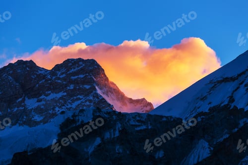 Preview: Scenic View Of Kanchenjunga Peak At Sunset, Himalayas, Nepal.