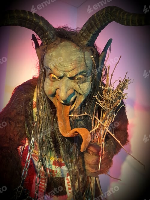 Preview: Demon Statue For Halloween