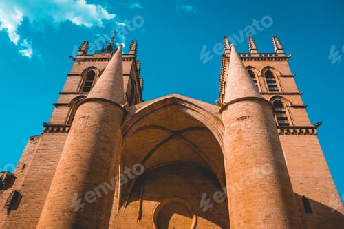 Preview: Low Angle View Of Church In Montpellier