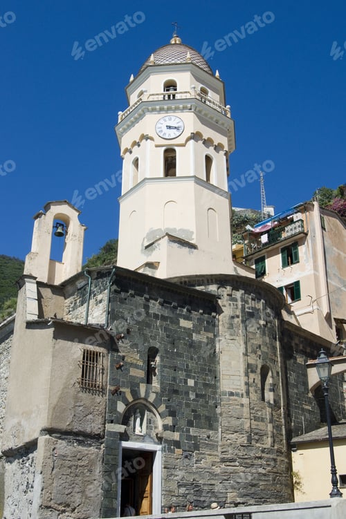 Preview: Vernazza, Cinque Terre, Italy