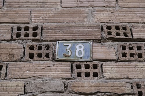 Preview: Number Thirty-Eight Urban Street, Construction And Architecture