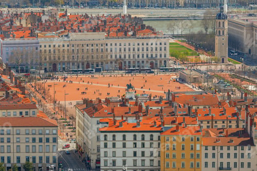 Preview: Lyon. Central Square.