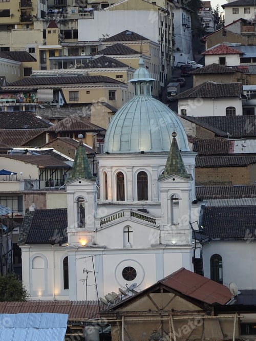 Preview: Quito Cityscape, Ecuador