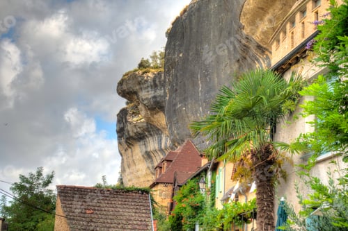 Preview: Les Eyzies, Picturesque Village In Perigord, France