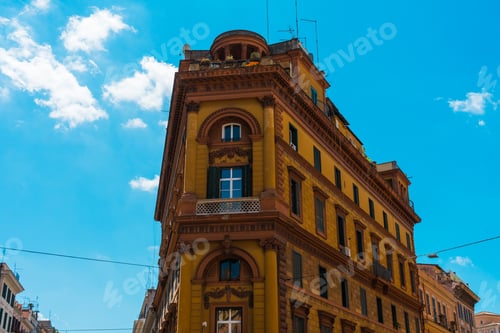 Preview: Beautiful Corner House At Rome