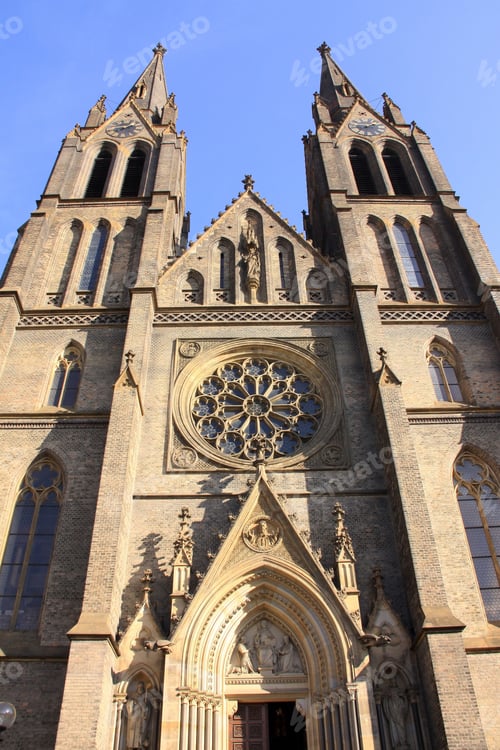 Preview: Prague Gothic St. Ludmila Cathedral