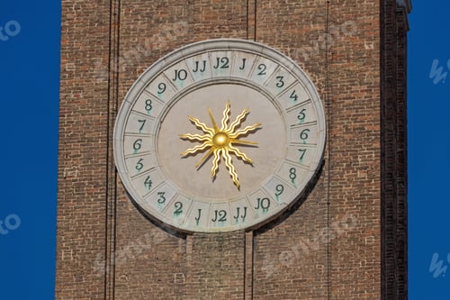 Preview: Clock Dial With Golden Sun At Tower In Venice