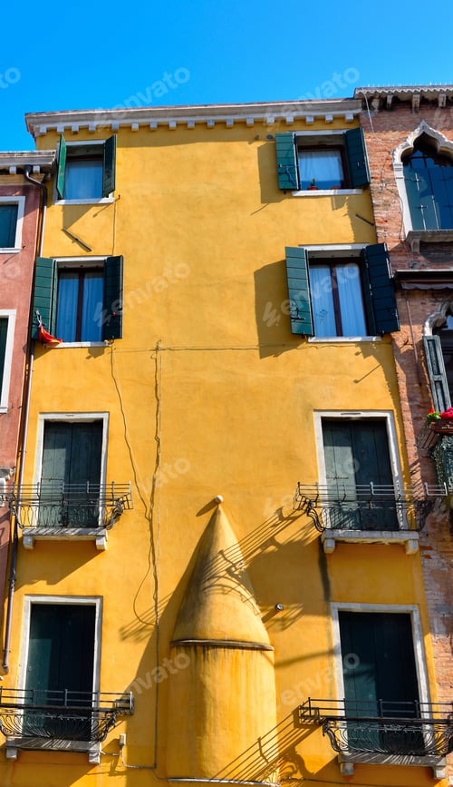 Preview: Glimpses Of Historic Buildings, Venice Italy