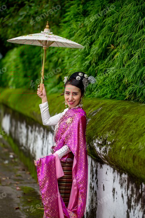 Preview: Pretty Thai Women In The Northern Thailand Traditional Dress With Colourful Robe And Nice Hair Pin