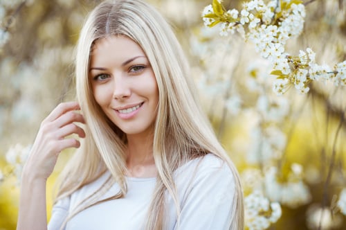 Preview: Photo Of Pretty Blonde Woman In Blooming Tree