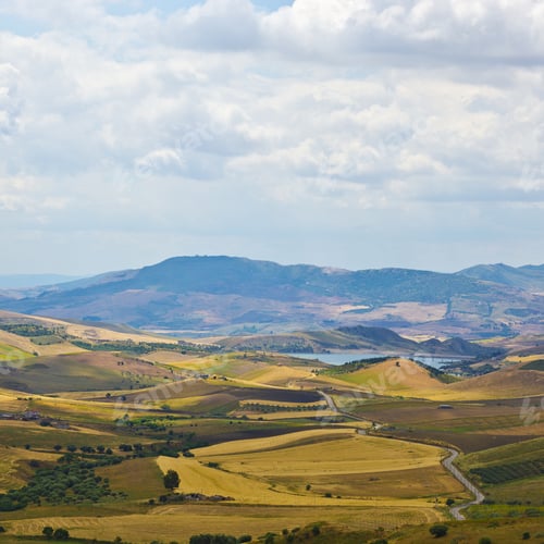 Preview: Misty Landscape Of Sicily With Lake In The Spring