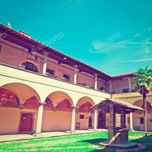 Preview: Ancient Well In The Courtyard Of A Monastery In Italy, Instagram Effect