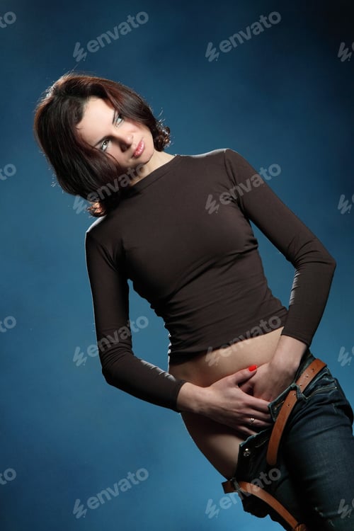 Vista previa: Active, Beautiful Girl In The Studio Shooting