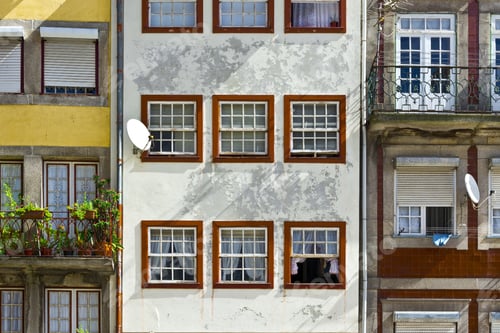 Preview: Facade Of The Portuguese House In The City Of Porto