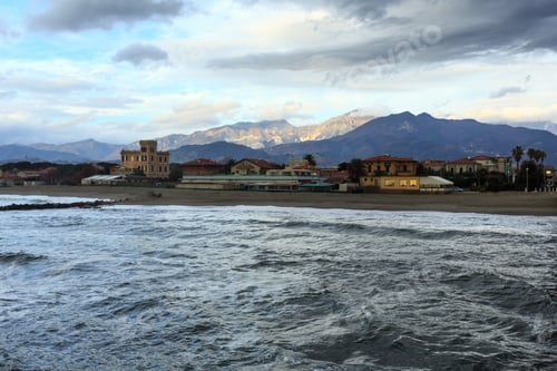 Preview: Evening Coast Beach View From Pier (Italian)