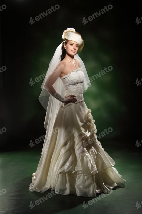 Preview: Beautiful Bride With A Bouquet Of Flowers