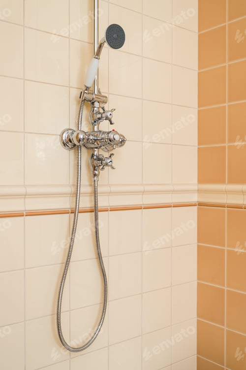 Visualização: Chuveiro com torneira