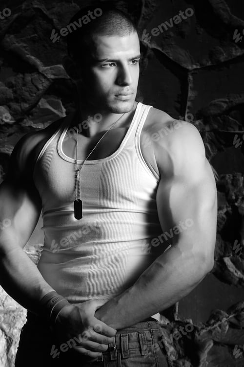Preview: Athletic, Muscular Man In A Model Shooting