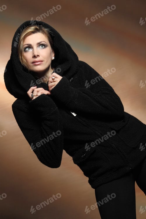 Preview: Active, Beautiful Girl In The Studio Shooting