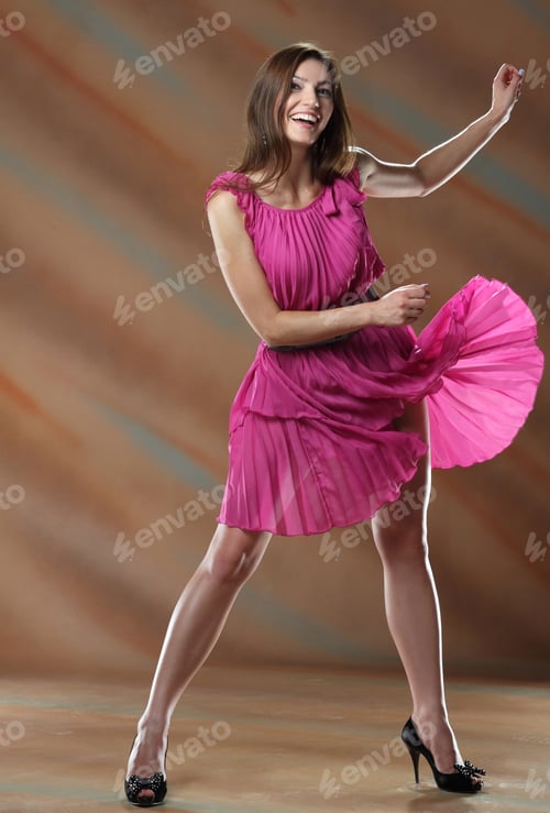 Preview: Active Model With A Beautiful Figure In Full Growth, Fashionable Clothes, Photoshoot
