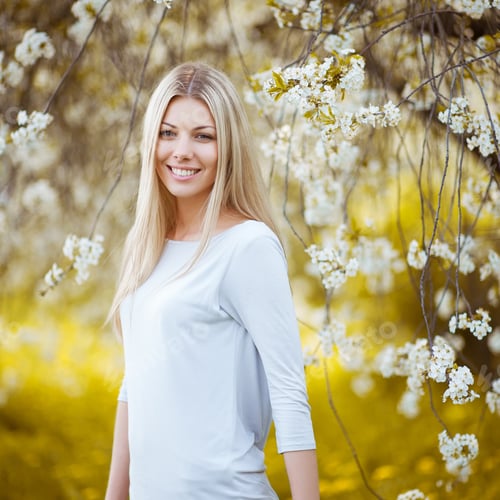 Preview: Portrait Of A Beautiful Woman In The Garden