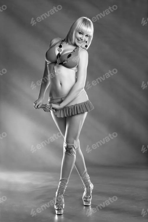 Preview: Active, Beautiful Girl In The Studio Shooting