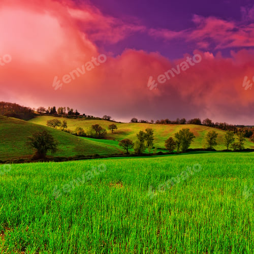Preview: Green Sloping Meadows Of Tuscany At Sunset