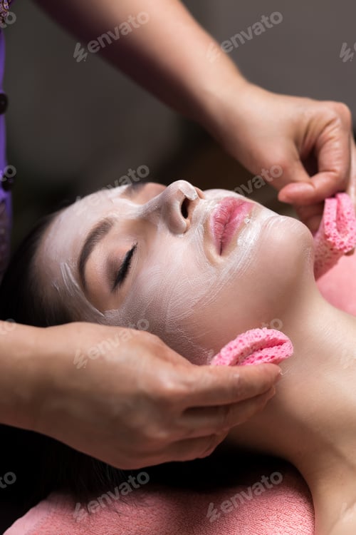 Preview: Woman Receiving Spa Treatment