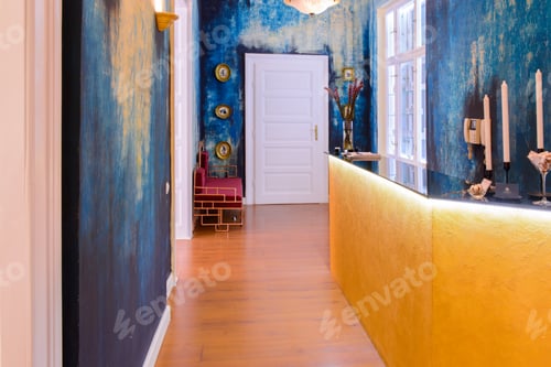 Preview: Reception Of A Small Privately Owned Business In A Renovated Apartment