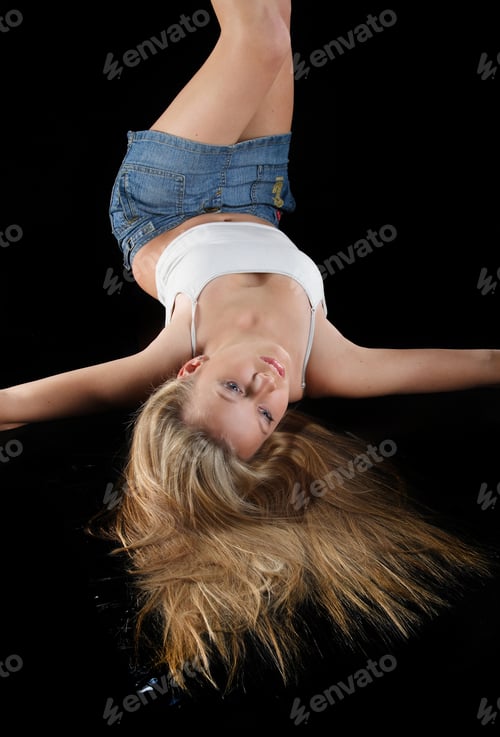 Preview: Active, Beautiful Girl In The Studio Shooting