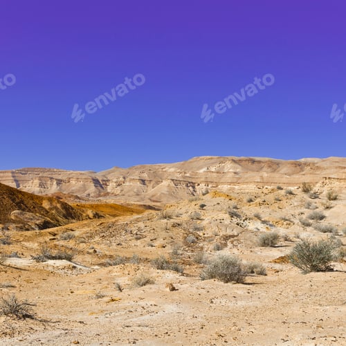 Vista previa: Rocky Hills Of The Negev Desert In Israel. Breathtaking Landscape Of The Desert Rock Formations In