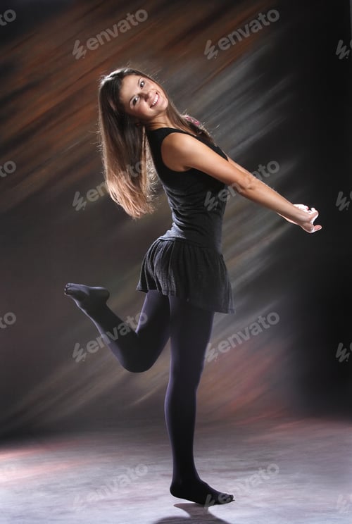 Preview: Active, Beautiful Girl In The Studio Shooting