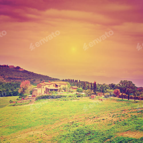 Preview: Big Farmhouse Surrounded By Fields In Tuscany At Sunset, Instagram Effect