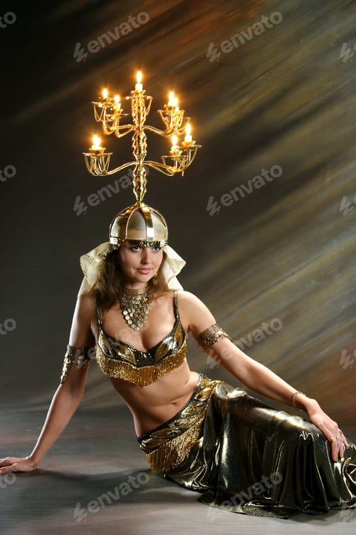 Preview: Arabic Dance With Candles On Her Head