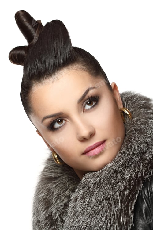 Preview: Beautiful Young Woman.Fashion Makeove, Groomed Skin. Good Hairstyle