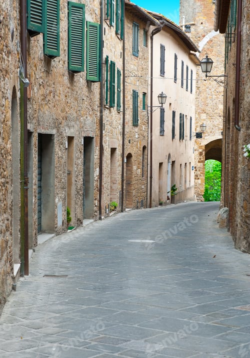 Preview: Narrow Alley With Old Buildings In The Italian City