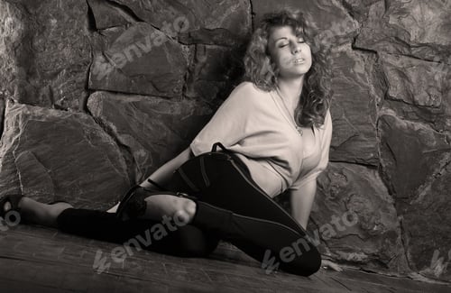 Preview: Active Young Girl Model Show