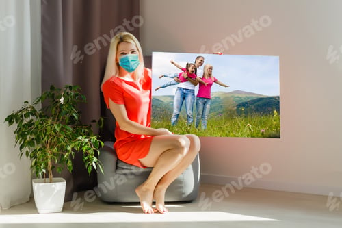 Preview: Woman Wear With Protective Face Mask At Home