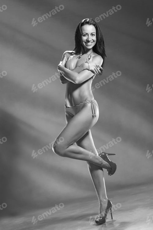 Preview: Active, Beautiful Girl In The Studio Shooting