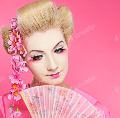 Preview: Portrait Of A Beautiful Geisha With Fan