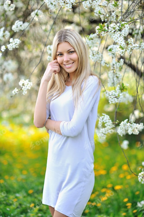 Preview: Portrait Of Beautiful Young Woman Looking At Camera