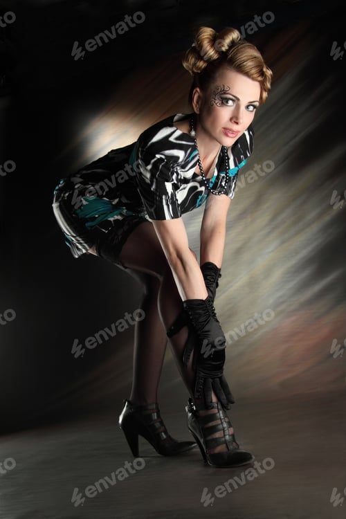 Preview: Active, Beautiful Girl In The Studio Shooting