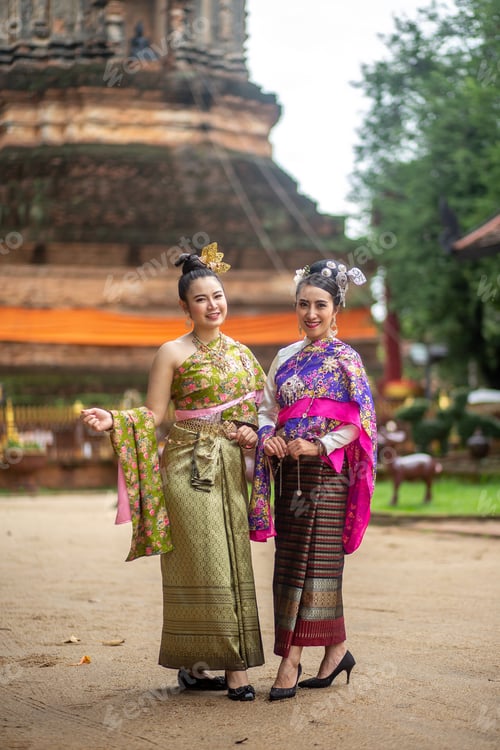 Preview: Pretty Thai Women In The Northern Thailand Traditional Dress With Colourful Robe (The Robe Print