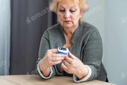 Preview: Medic And Patient Using Finger Pulse Oximeter
